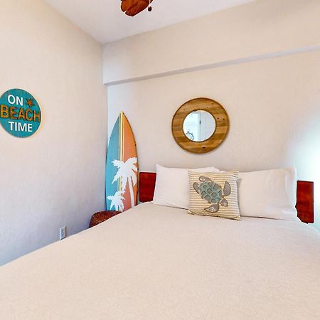 Jax Beach Oceanfront Getaway Джаксънвил Бийч Стая снимка