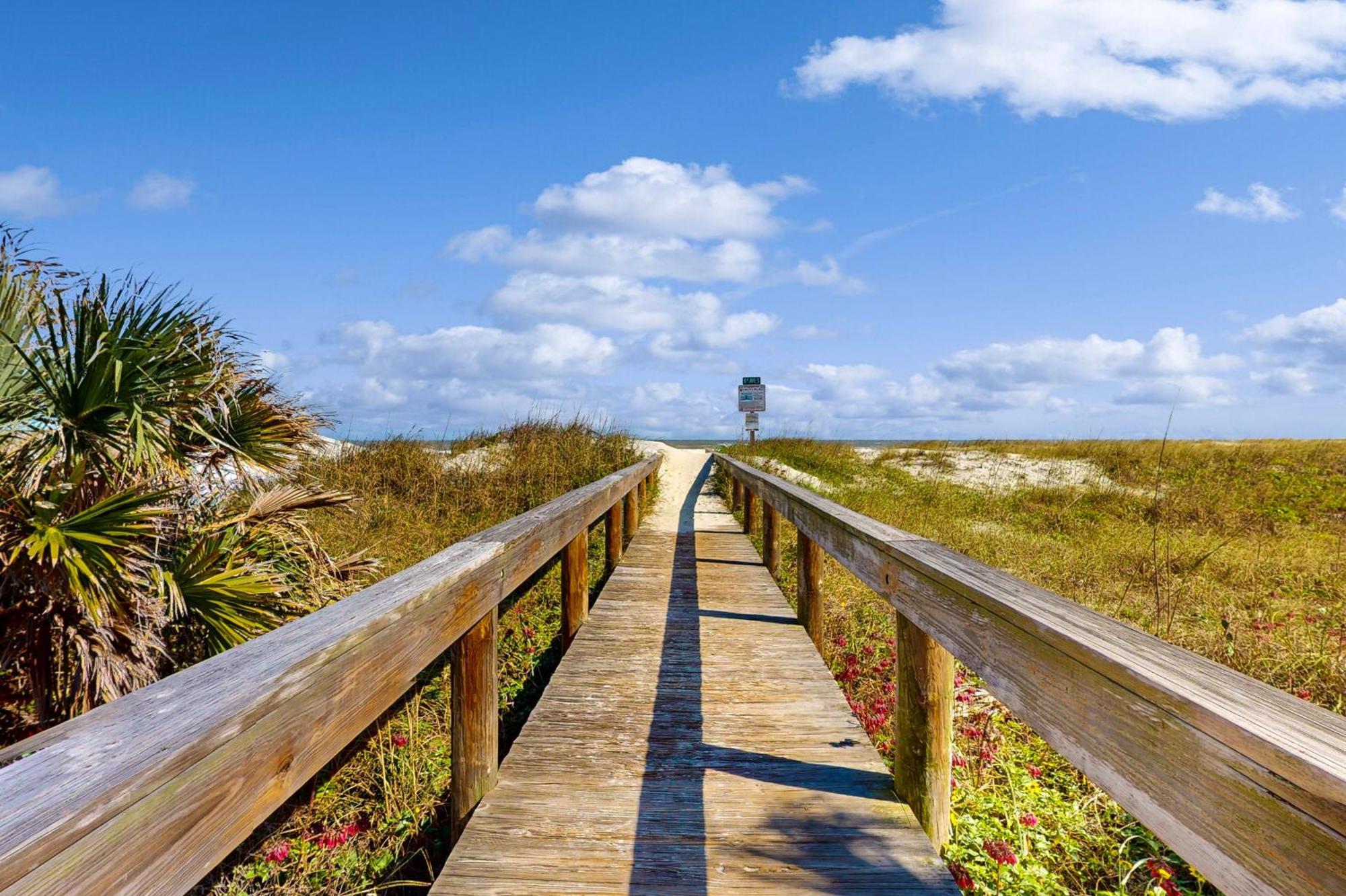 Jax Beach Oceanfront Getaway Джаксънвил Бийч Стая снимка