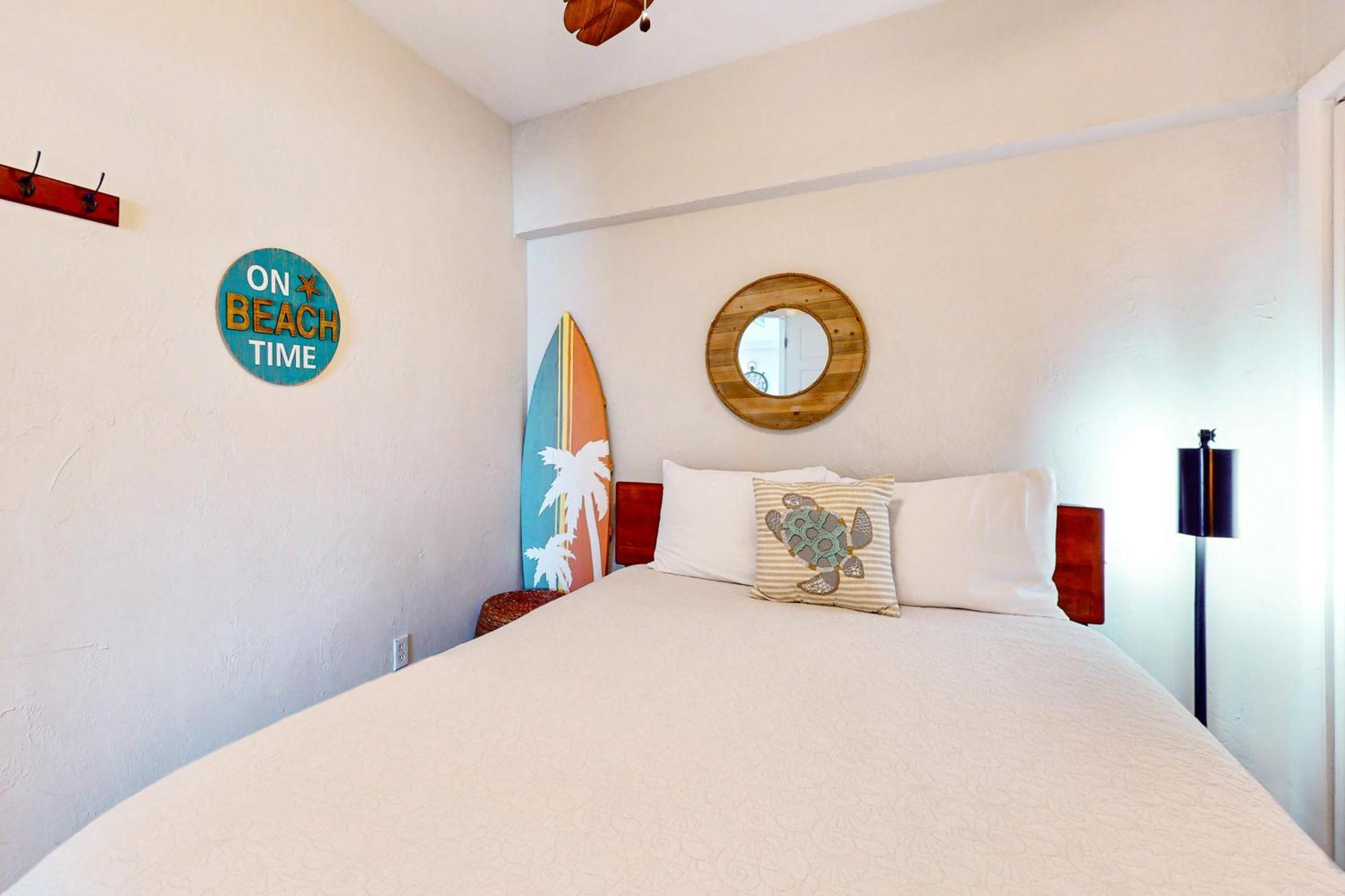 Jax Beach Oceanfront Getaway Джаксънвил Бийч Стая снимка