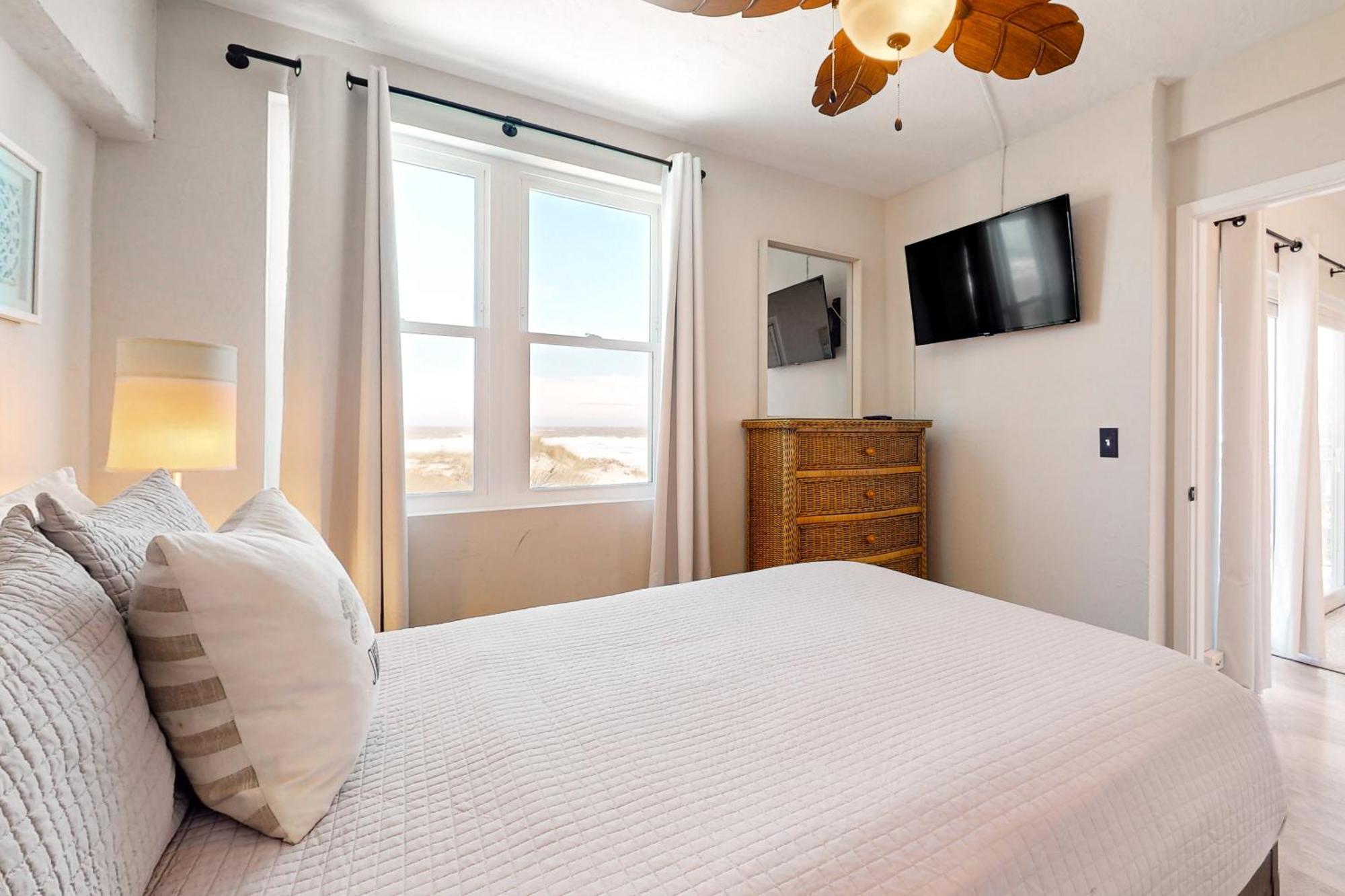 Jax Beach Oceanfront Getaway Джаксънвил Бийч Стая снимка