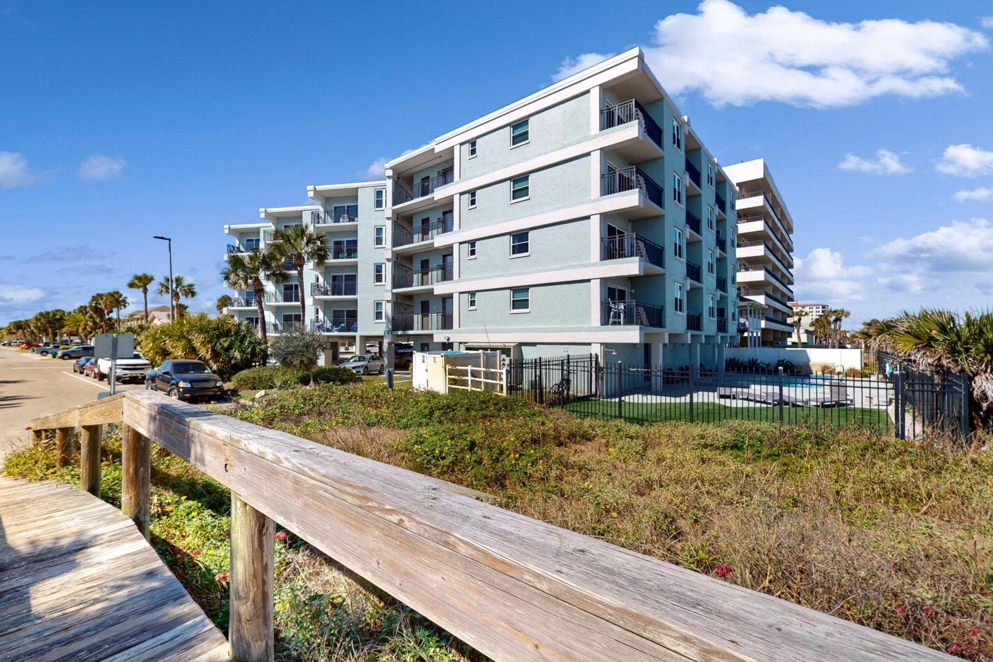 Jax Beach Oceanfront Getaway Джаксънвил Бийч Стая снимка